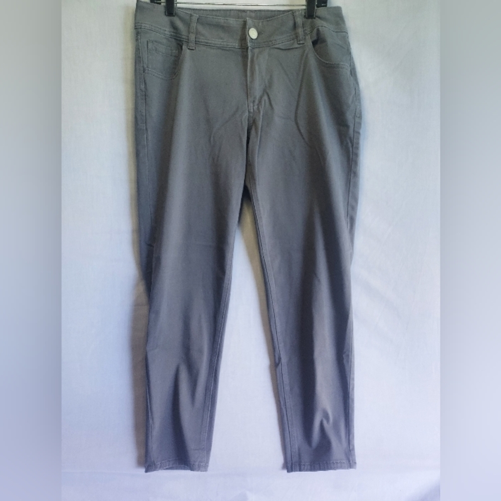 Lane Bryant pants‎